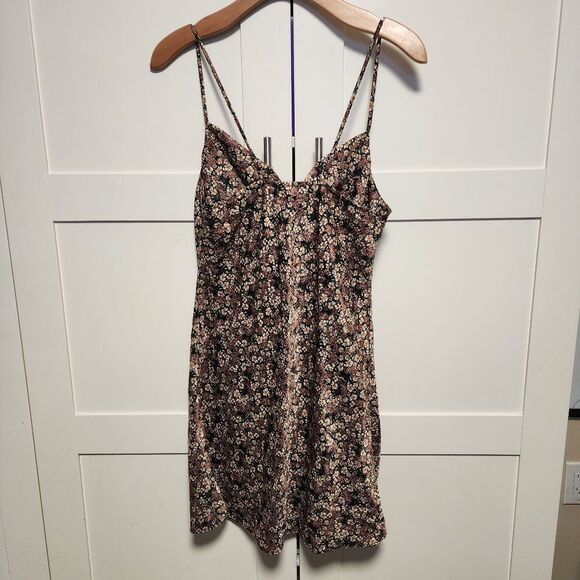 Floral satin mini dress perfect for Fall small - Picture 10 of 10